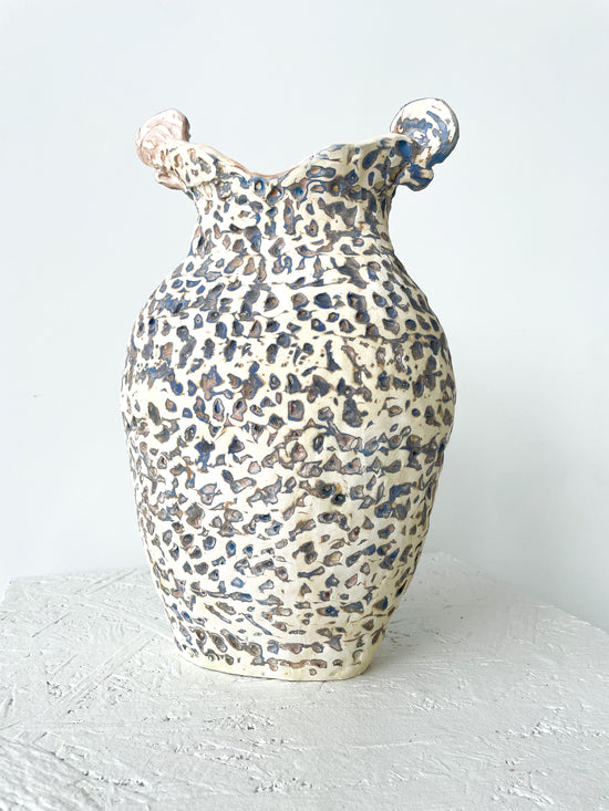 OVAL URN
